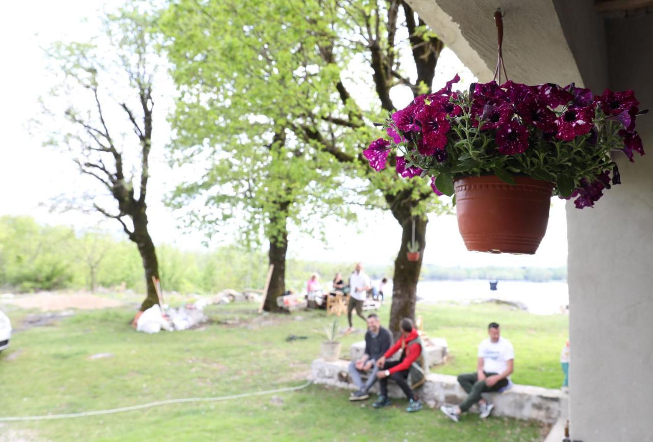 Lake House 'Vilin Konak' Niksic Ngoại thất bức ảnh