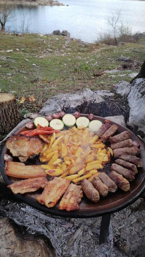 Lake House 'Vilin Konak' Niksic Ngoại thất bức ảnh